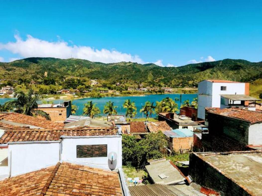 Aptos Vista Al Embalse, Frente Al Lago, Restaurantes, Bares Guatapé Kültér fotó
