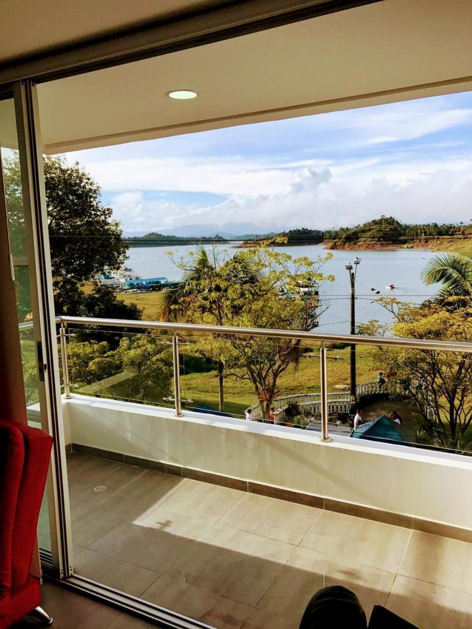 Aptos Vista Al Embalse, Frente Al Lago, Restaurantes, Bares Guatapé Szoba fotó